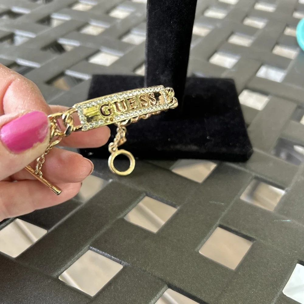 Gold Tone‎ Vintage Guess Chain Link I'd Bracelet